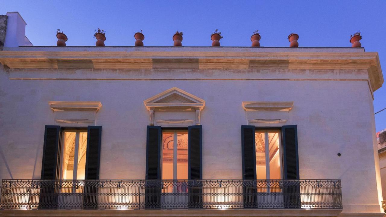 Palazzo Acquaviva - Il Giardino Sospeso Appartement Lecce Buitenkant foto